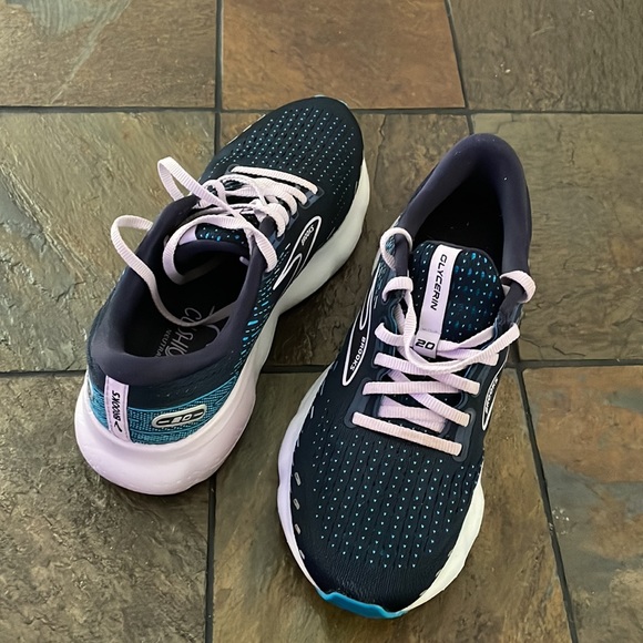 Brooks Athletic Shoes- Cushion Neutral- Navy with Teal dots- size 8 - Picture 4 of 15